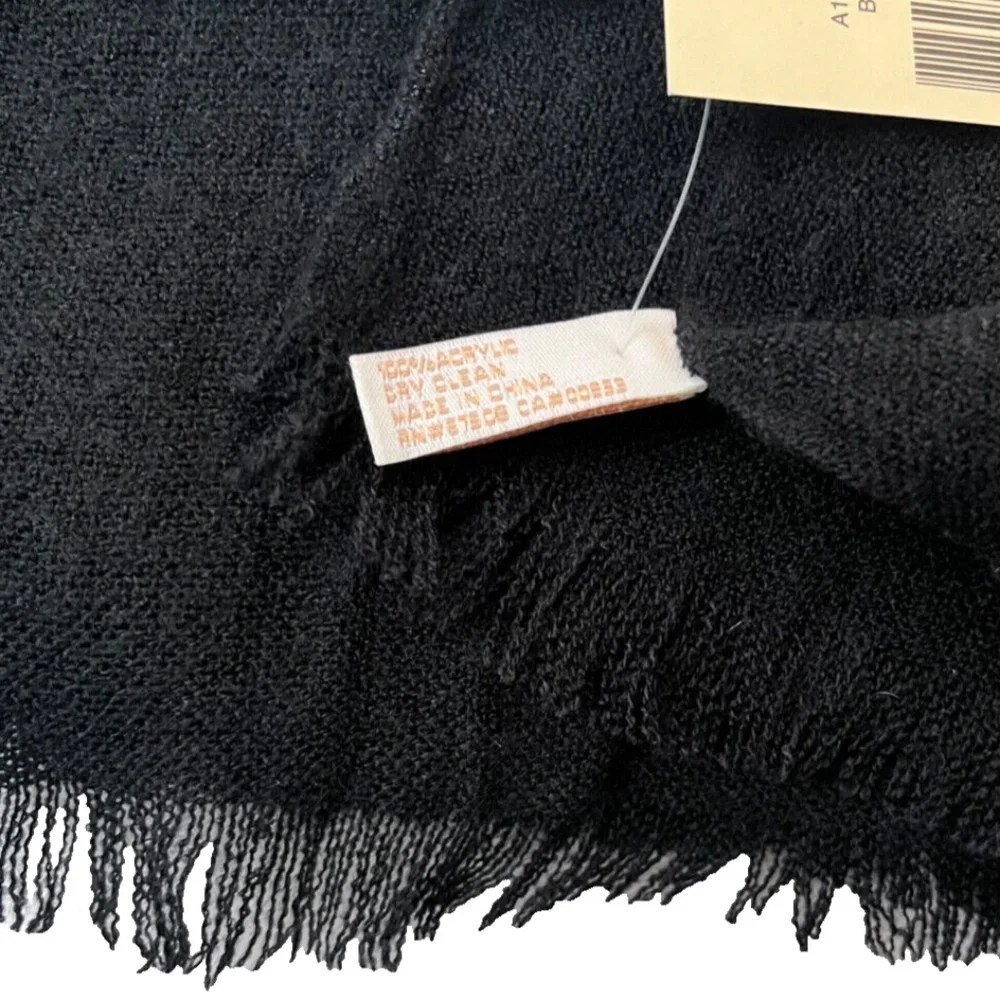 (NWT) Collection Eighteen XllX Black Oversized Eyelash Fringed Wrap/Scarf OS